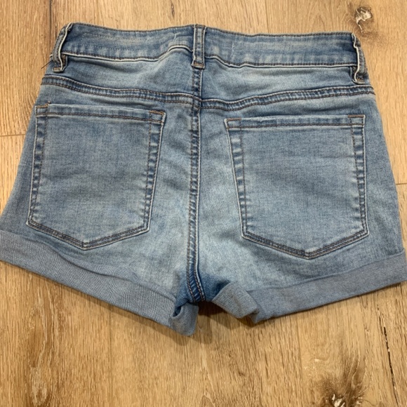 Bullhead Jean shorts - Picture 2 of 3